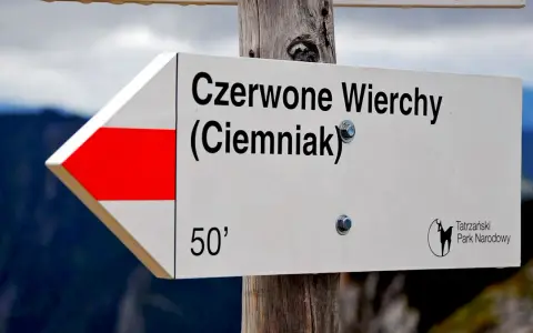 Kolor szlaku co oznacza? Odkryj znaczenie kolorów szlaków górskich