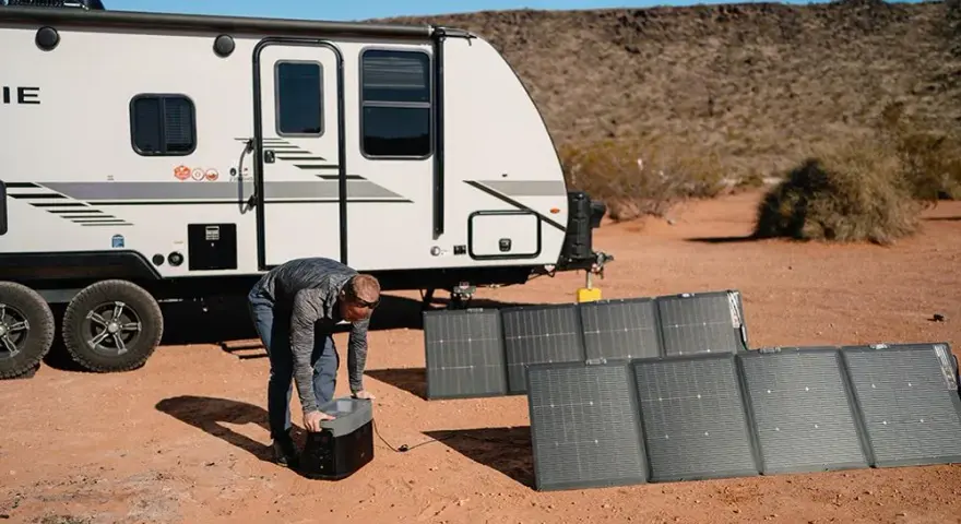 Wakacje off-grid z EcoFlow. Jak stworzyć niezależny zestaw podróżny?